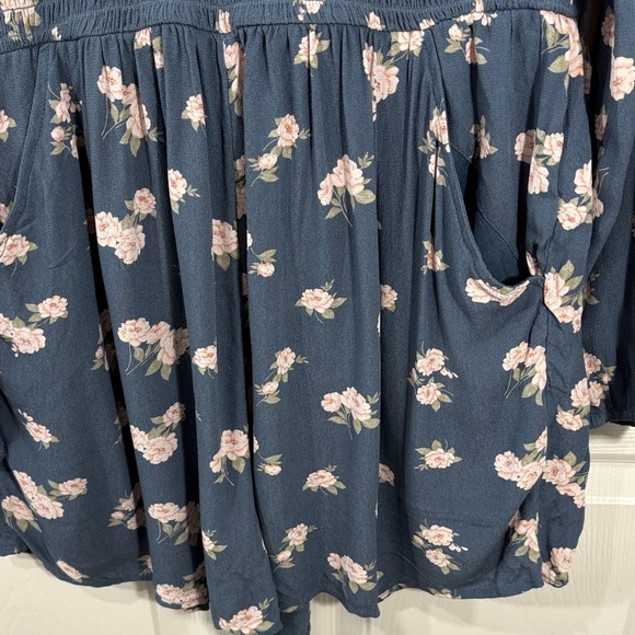 American Eagle Outfitters Blue Floral romper - Picture 5 of 12